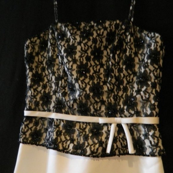 Dress - Picture 2 of 3